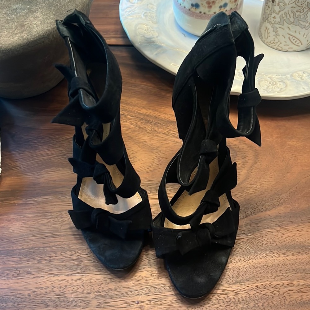 Schultz Heels - image 1
